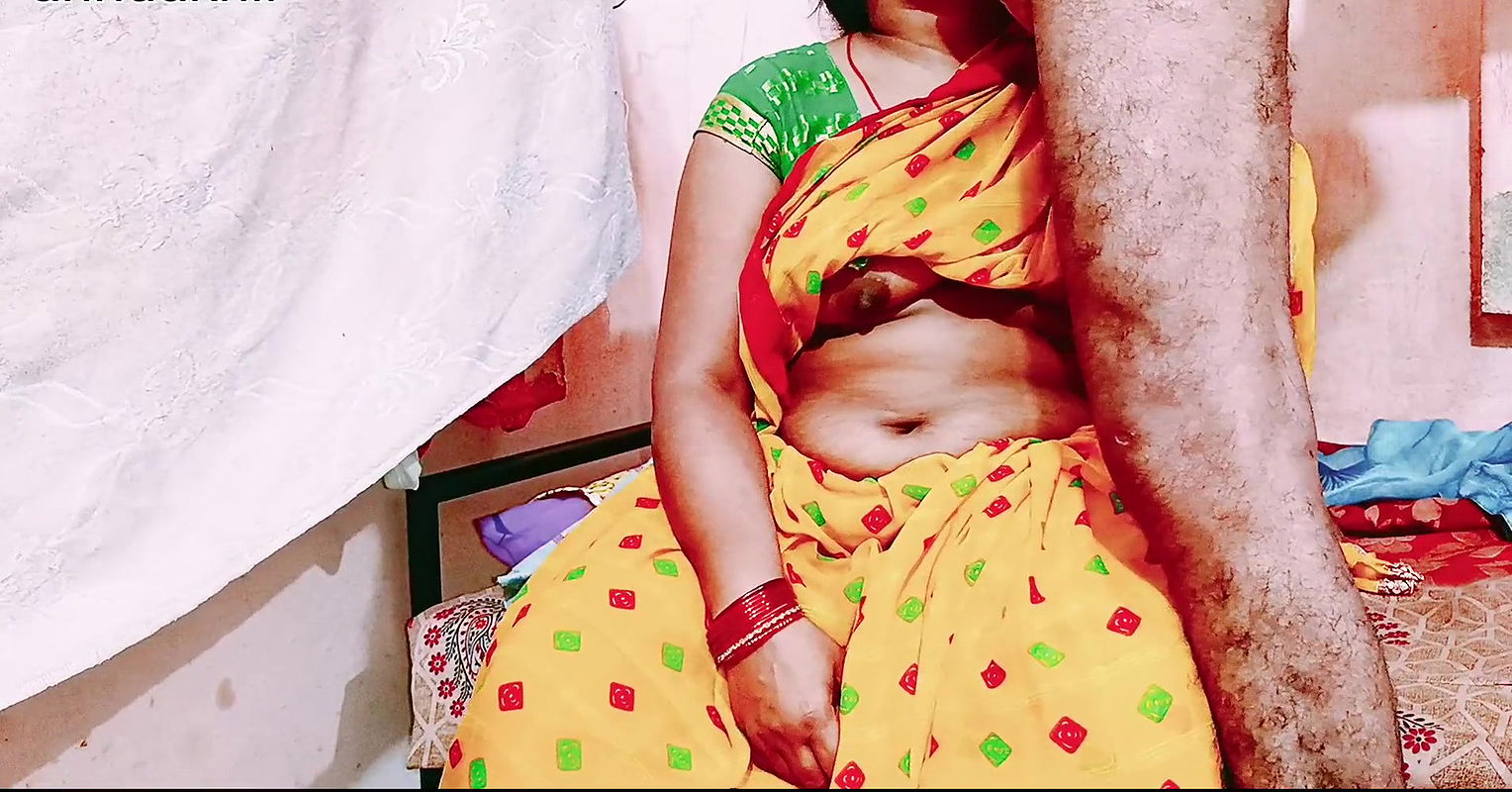 Indian Desi bhabhi ne apne dever ke sath kiya kand jb gr me vo akeli thi desi gand ki chudai