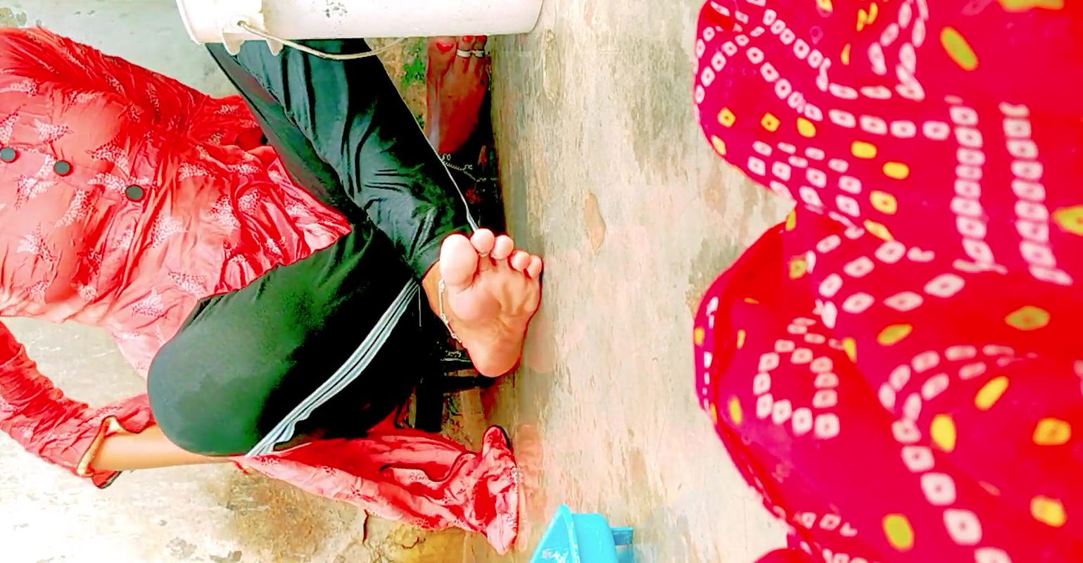 Indian New School niked bath viral MMS sex video Indian School girl MMS video