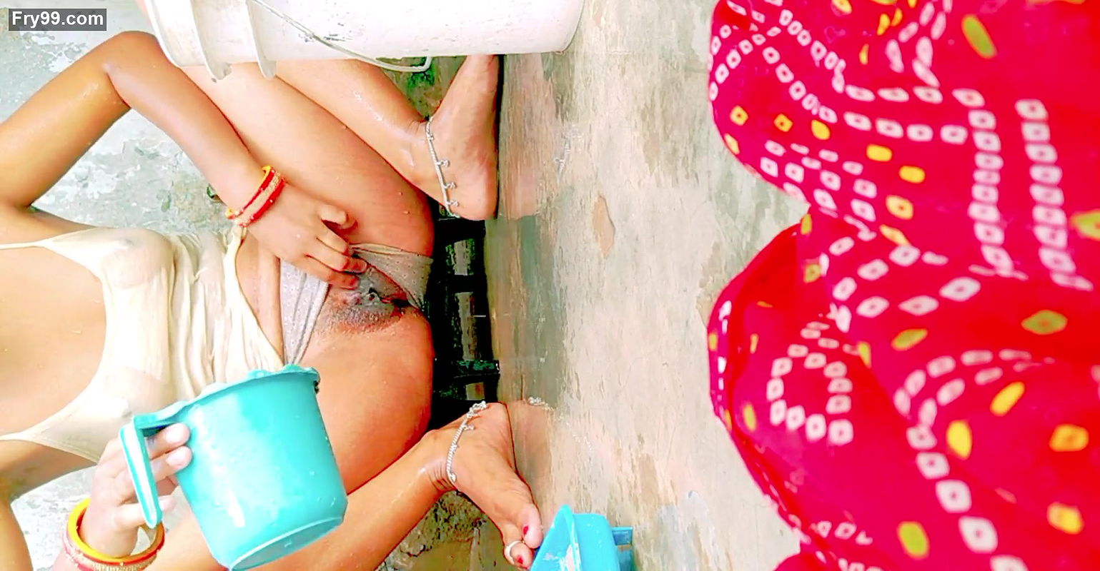 Indian New School niked bath viral MMS sex video Indian School girl MMS video