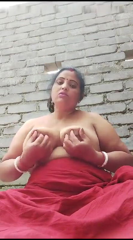 Chubby tanker bhabhi