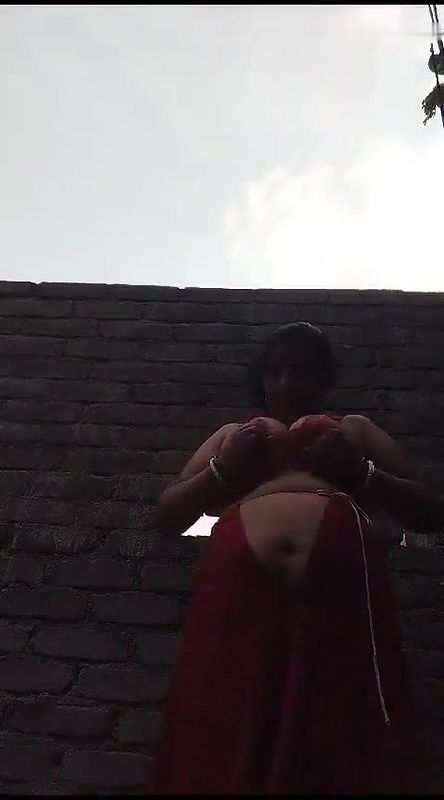 Chubby tanker bhabhi