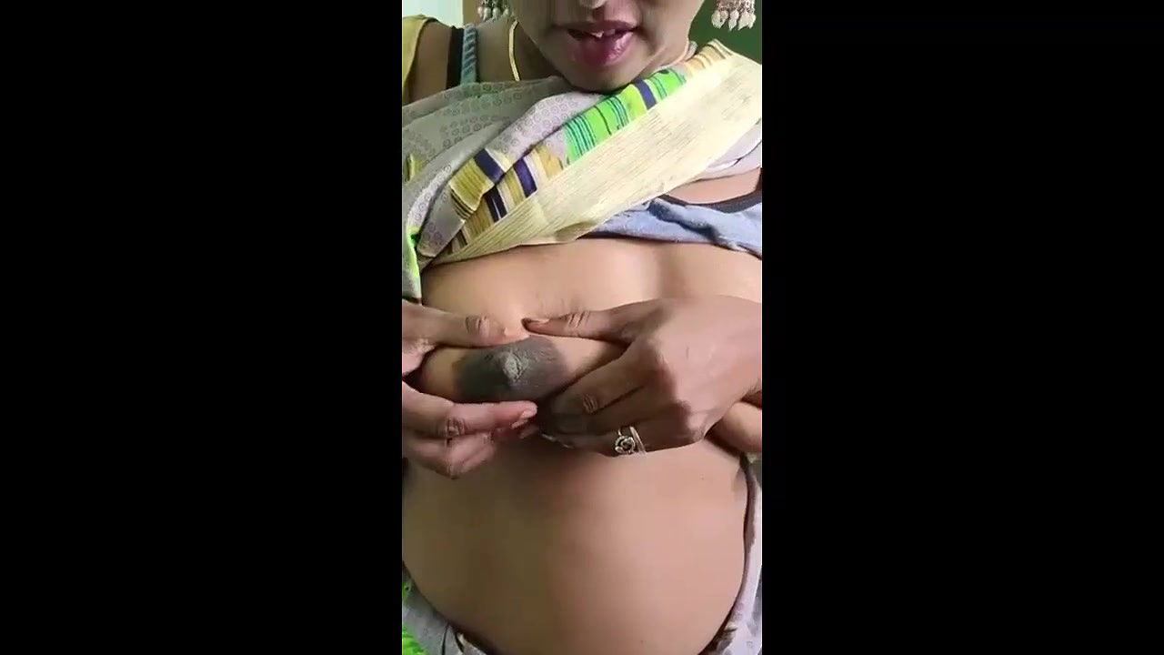 Desi aunty sexy boobs