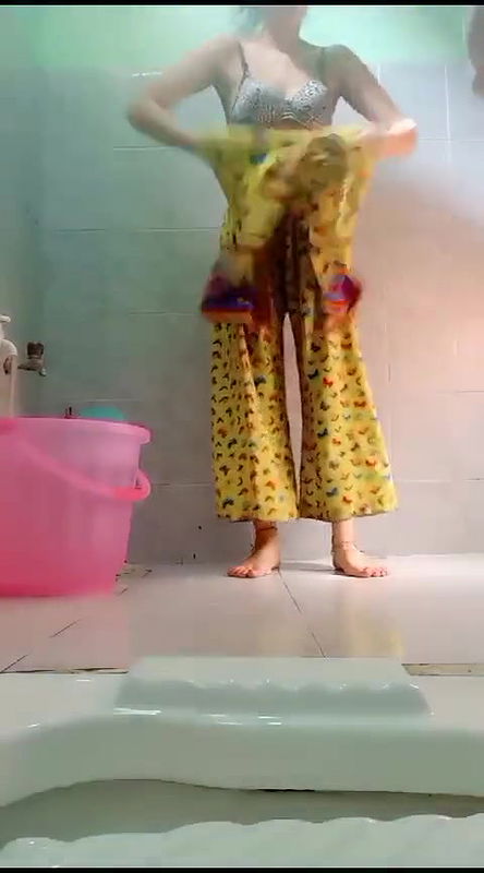 Paki maal in bathroom