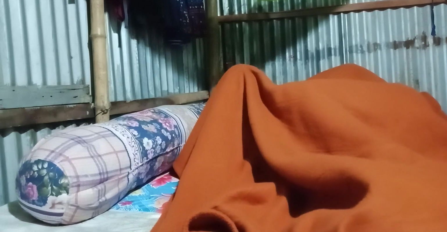 StepBrother and stepsister sleep in one bed