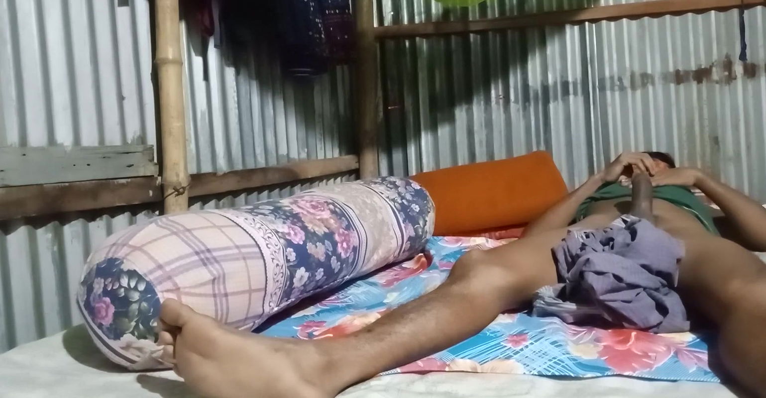 StepBrother and stepsister sleep in one bed