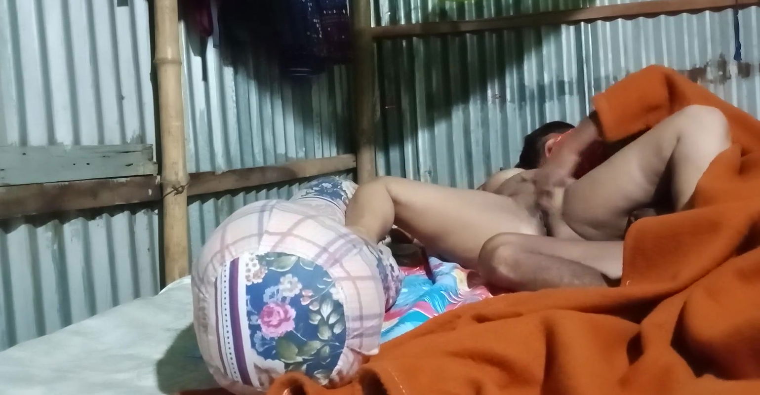 StepBrother and stepsister sleep in one bed