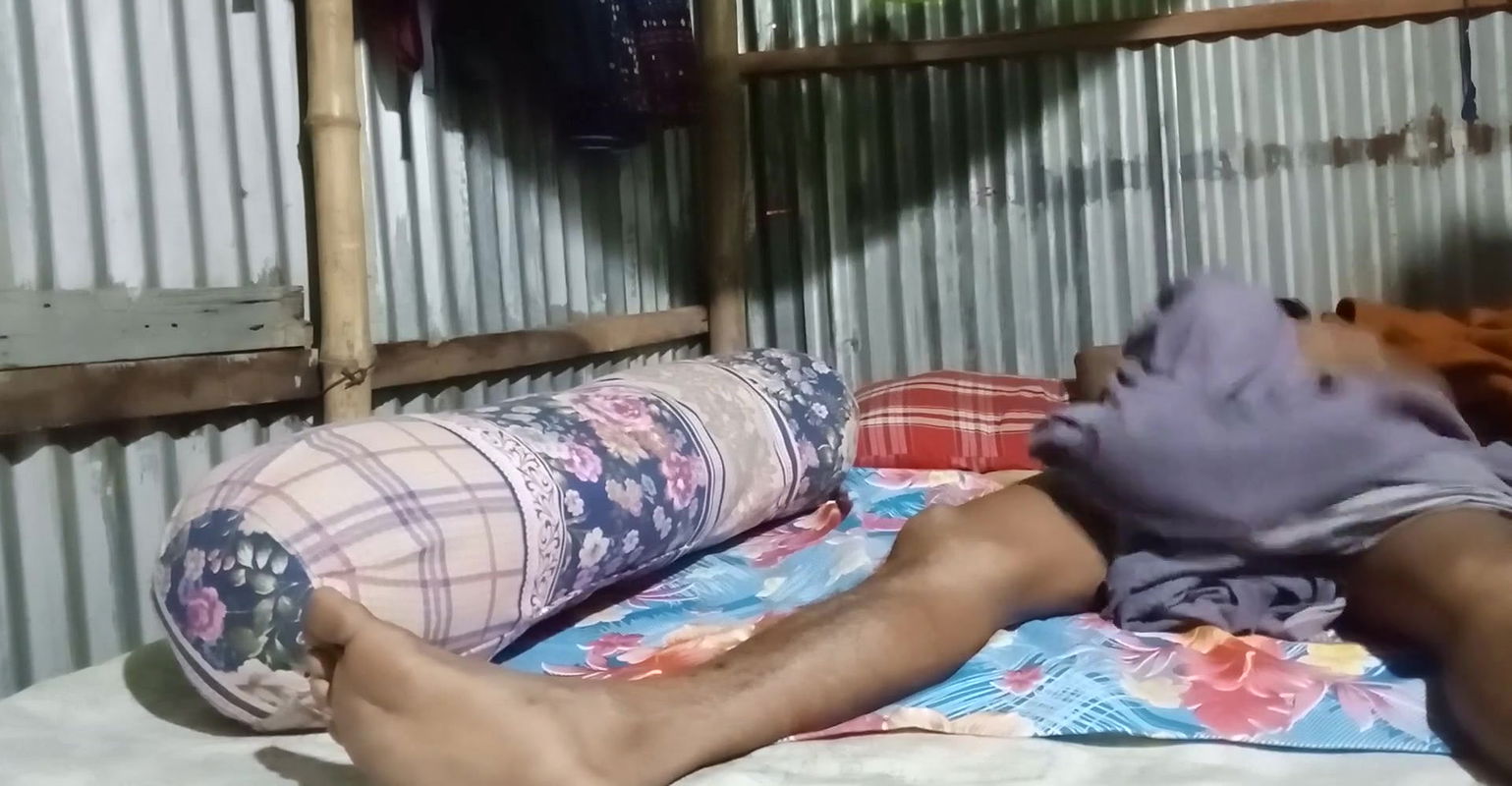 StepBrother and stepsister sleep in one bed