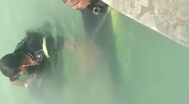 Aunty Giving Handjob to Husband in Public Pool