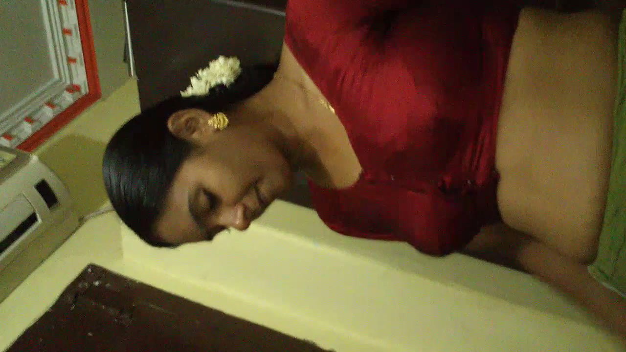 Hot sexy Aunty Tamil Mallu HARD SEXY SHOW FUCKING MMS