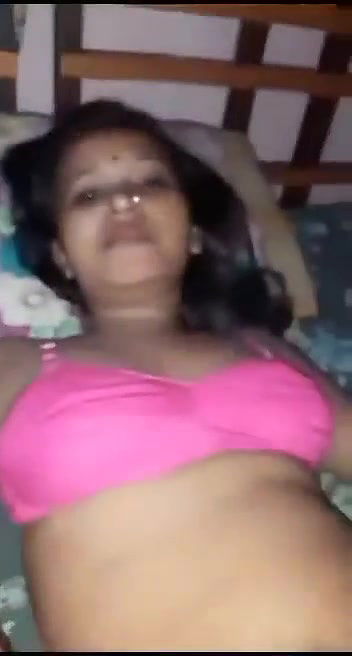 Desi bhabhi pussy licking by lover