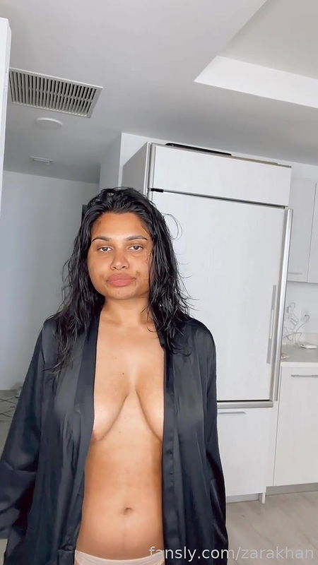 Zara flaunting in open robe