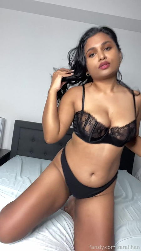 Zara flaunts in new bikini