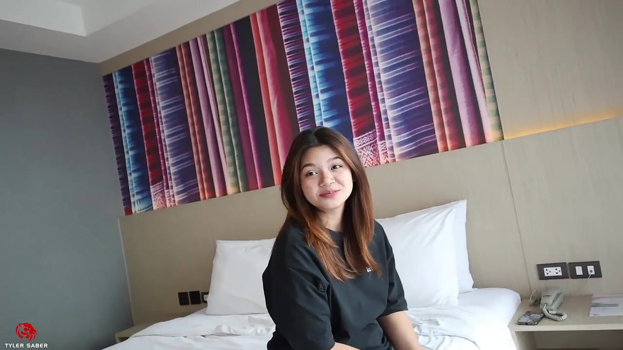 Sexy big Ass Cute Girl cumming hard with forgeiner Janice Tyler Saber