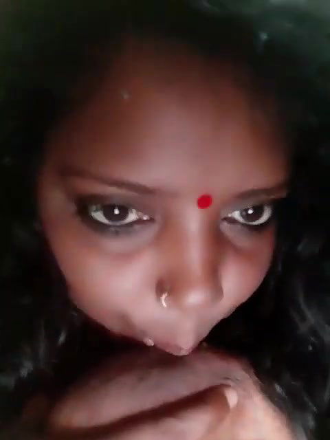 Bhabhi Sucking Her Boobs