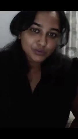 Desi Mature bhabhi Boob Show