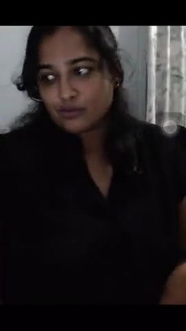Desi Mature bhabhi Boob Show