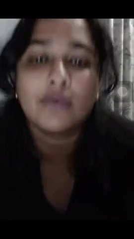 Desi Mature bhabhi Boob Show