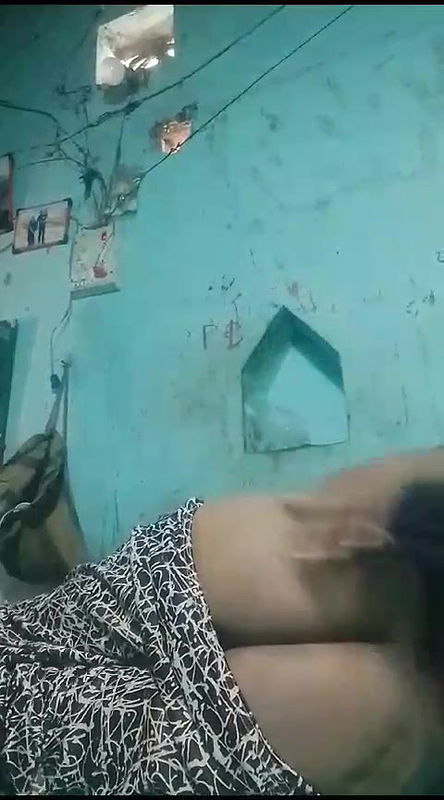 Indian Village Wife Shows Her Boobs an Pussy