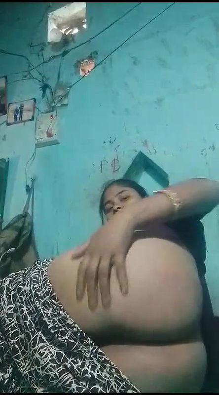Indian Village Wife Shows Her Boobs an Pussy