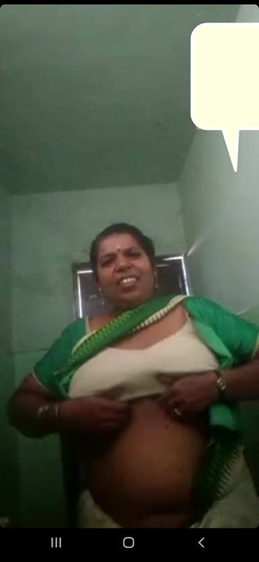 Chubby tanker bhabhi
