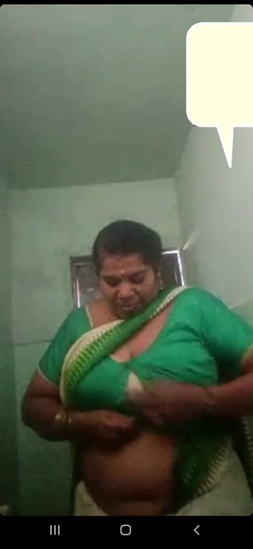 Chubby tanker bhabhi
