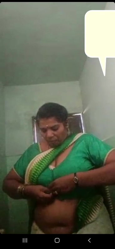 Chubby tanker bhabhi