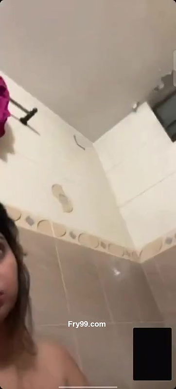 Cute bhabi fing her pussy