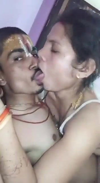 Horny bhabhi riding hard