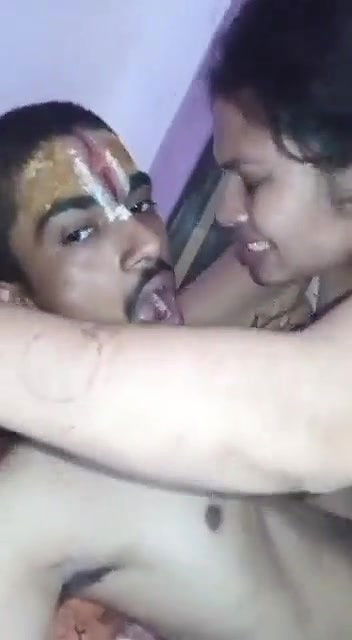 Horny bhabhi riding hard