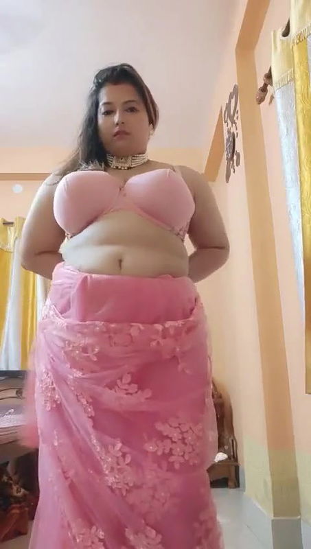 Desi bhabi Showing
