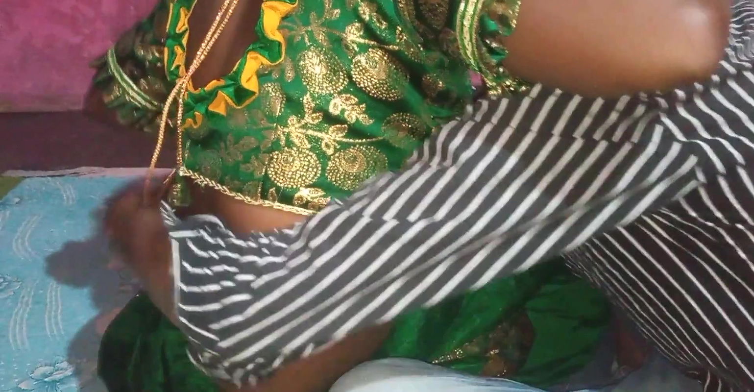 Indian Desi hot bhabhi devar ke room me chud gai Indian devar bhabhi hardcore sex clear audio aavaj me nxxx video