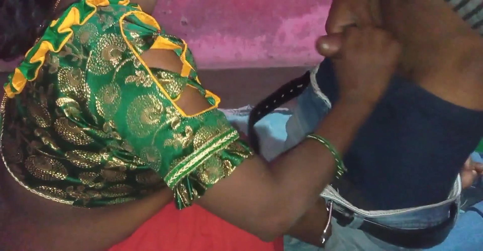 Indian Desi hot bhabhi devar ke room me chud gai Indian devar bhabhi hardcore sex clear audio aavaj me nxxx video