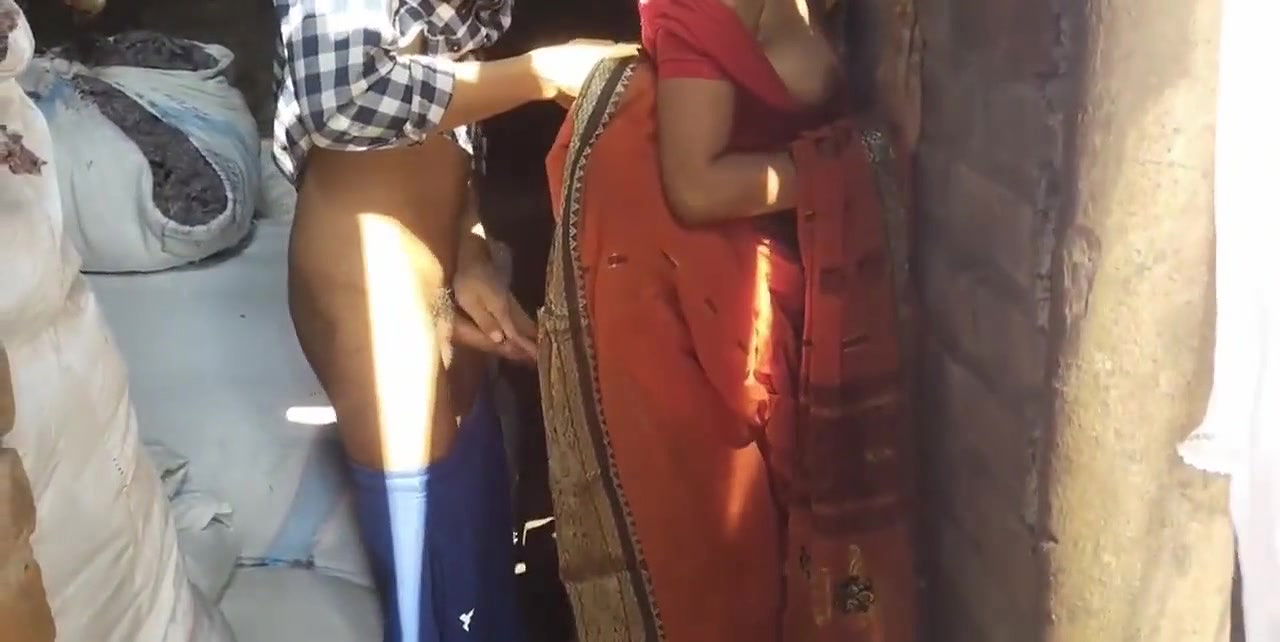 Village Bhabhi was secretly taken to the corner by the neighbor’s brother-in-law