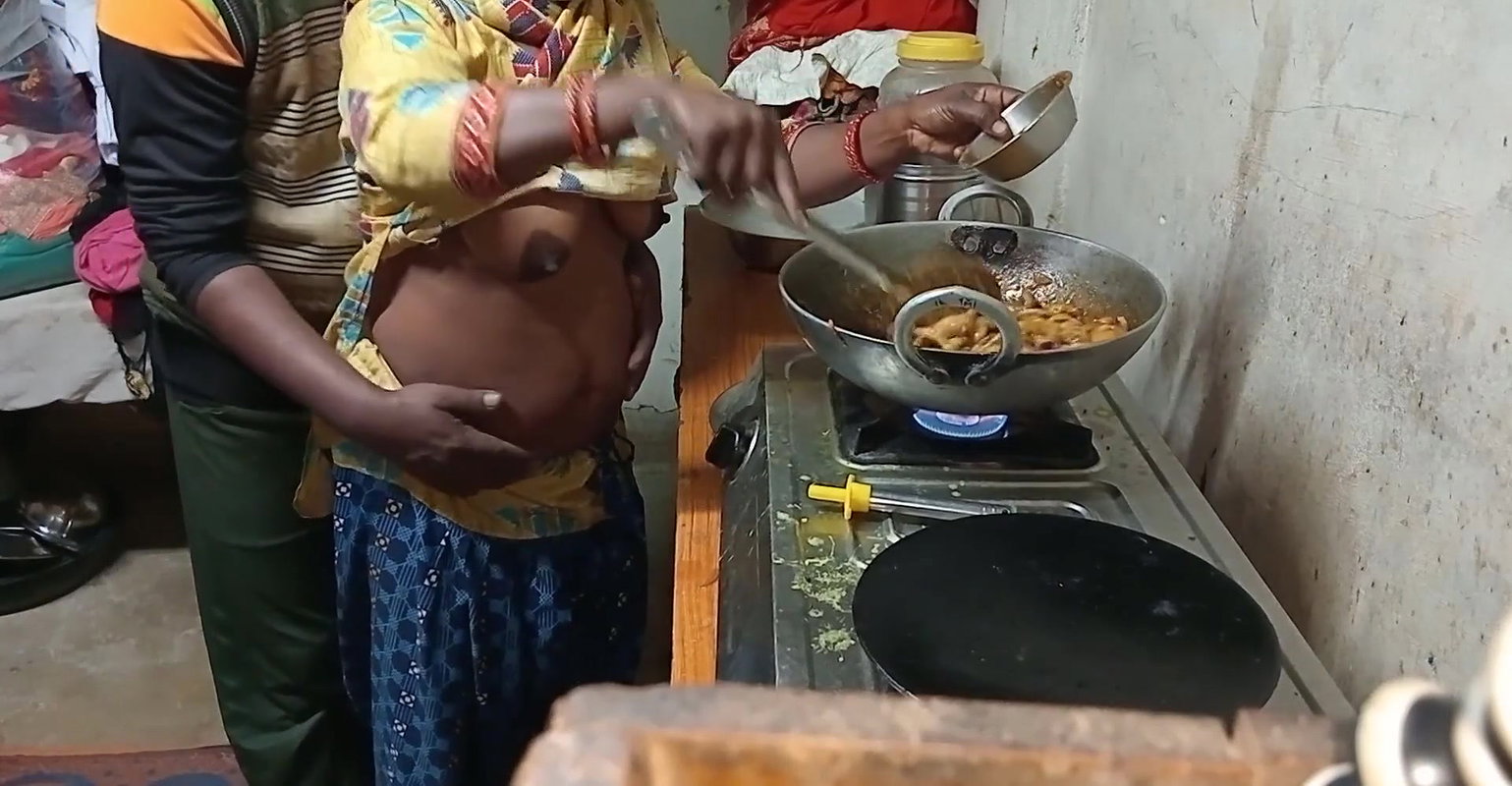 Beautiful big boobs indian step sister fucked by her younger brother in doggy style – Hindi Audios English me