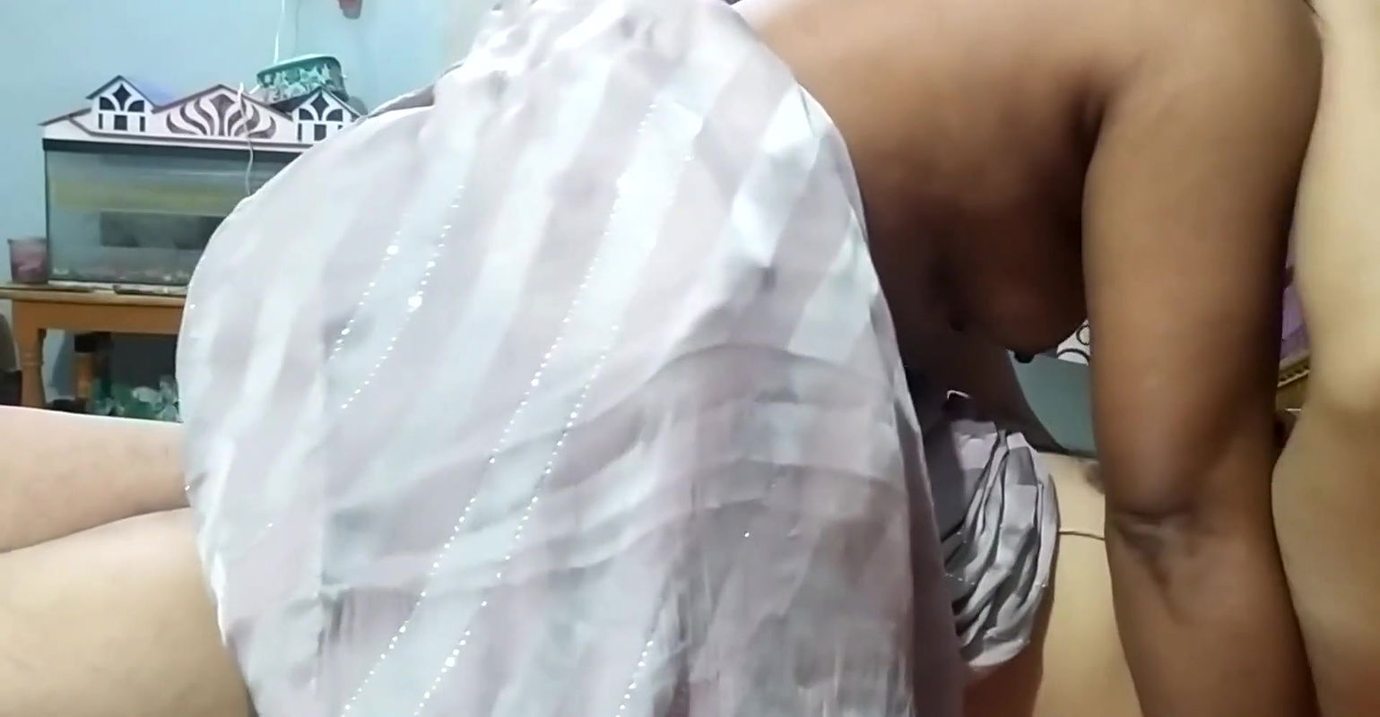 Sexy Wife Maliska Fucking Pussy Hard and Sucking Very nice on Silk Saree after Newlywed with Boyfriend at Home on xhamster.com