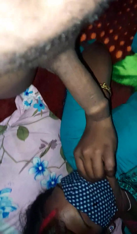 Desi bhabhi ne  bhaiya ka lund chusa fir bhaiya ne bhabhi ki chut chudai kiya