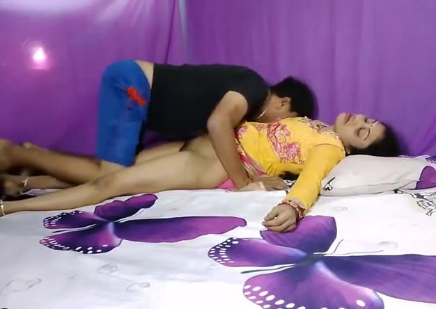 DEsi Supr Beauty Bhabhi Doggy