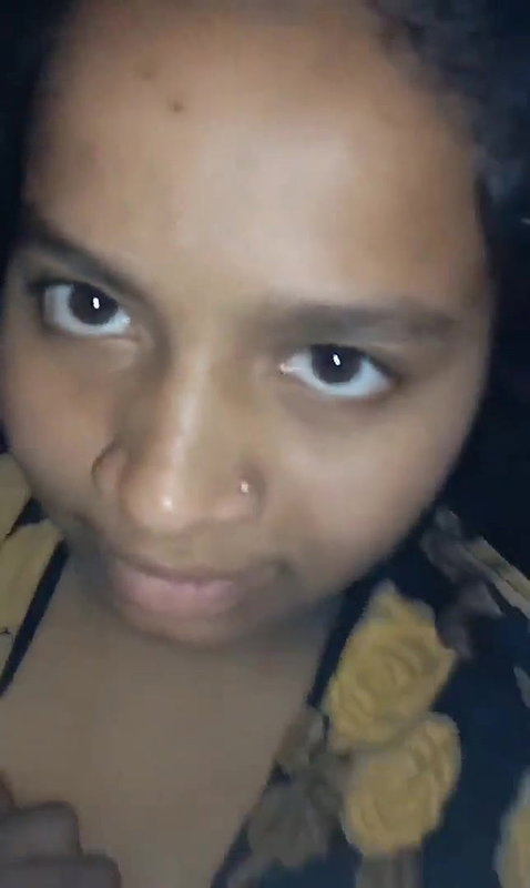 Desi village girl show boobs