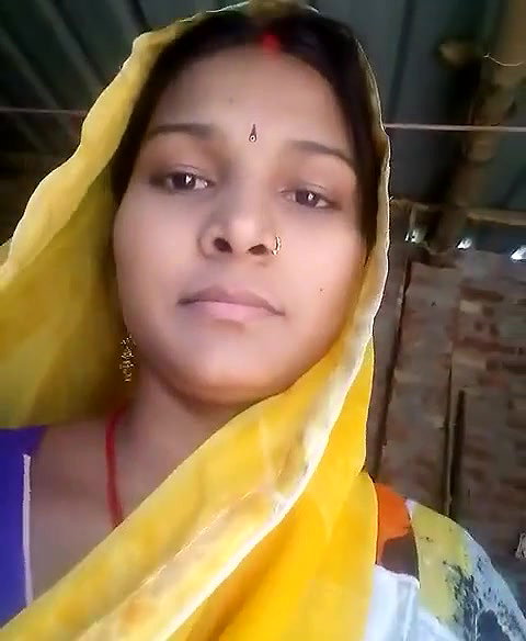 Deshi Village CUte Hw Showing boobs n pussy