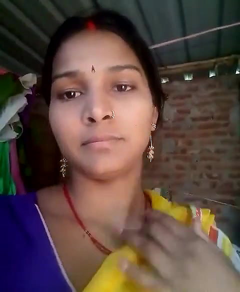 Deshi Village CUte Hw Showing boobs n pussy