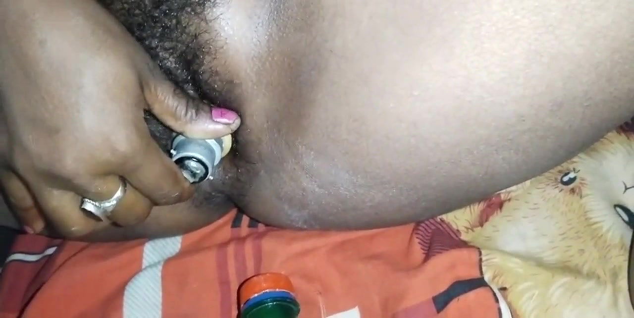 Hand And Bottle ？ Inside The Pussy