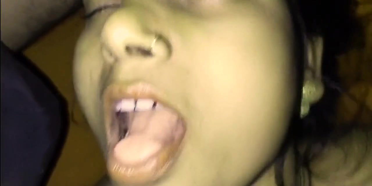 Pussy in Hand & cum in Nose