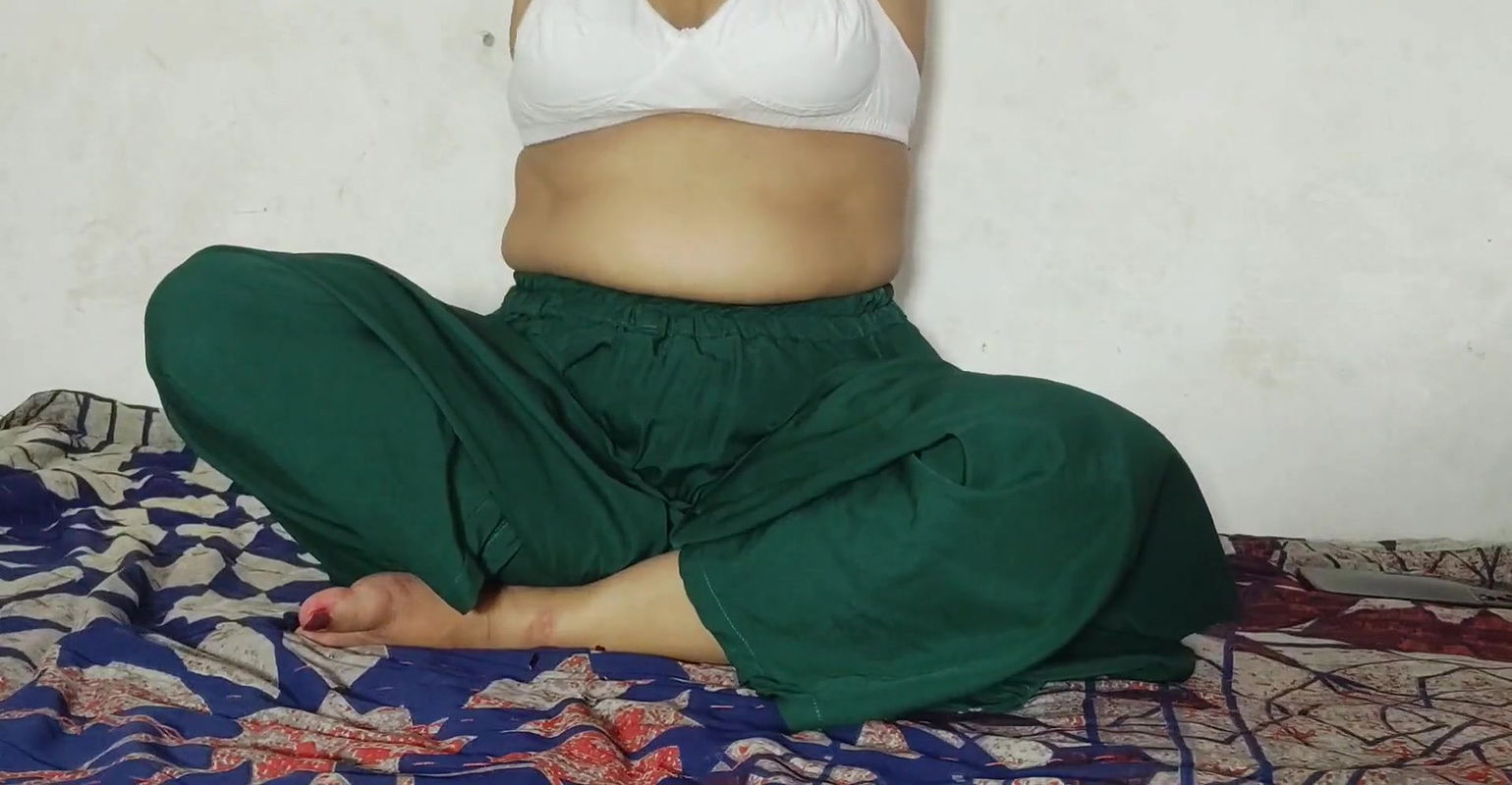 I am a desi girl. fuck me with the coconut oil bottle in my pussy very hard