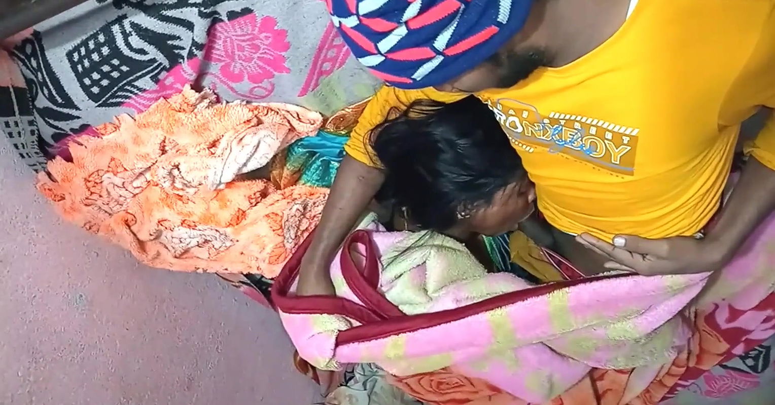 DESI MAIDA KO PELAE KAR DI RAAT ME SANDE KO