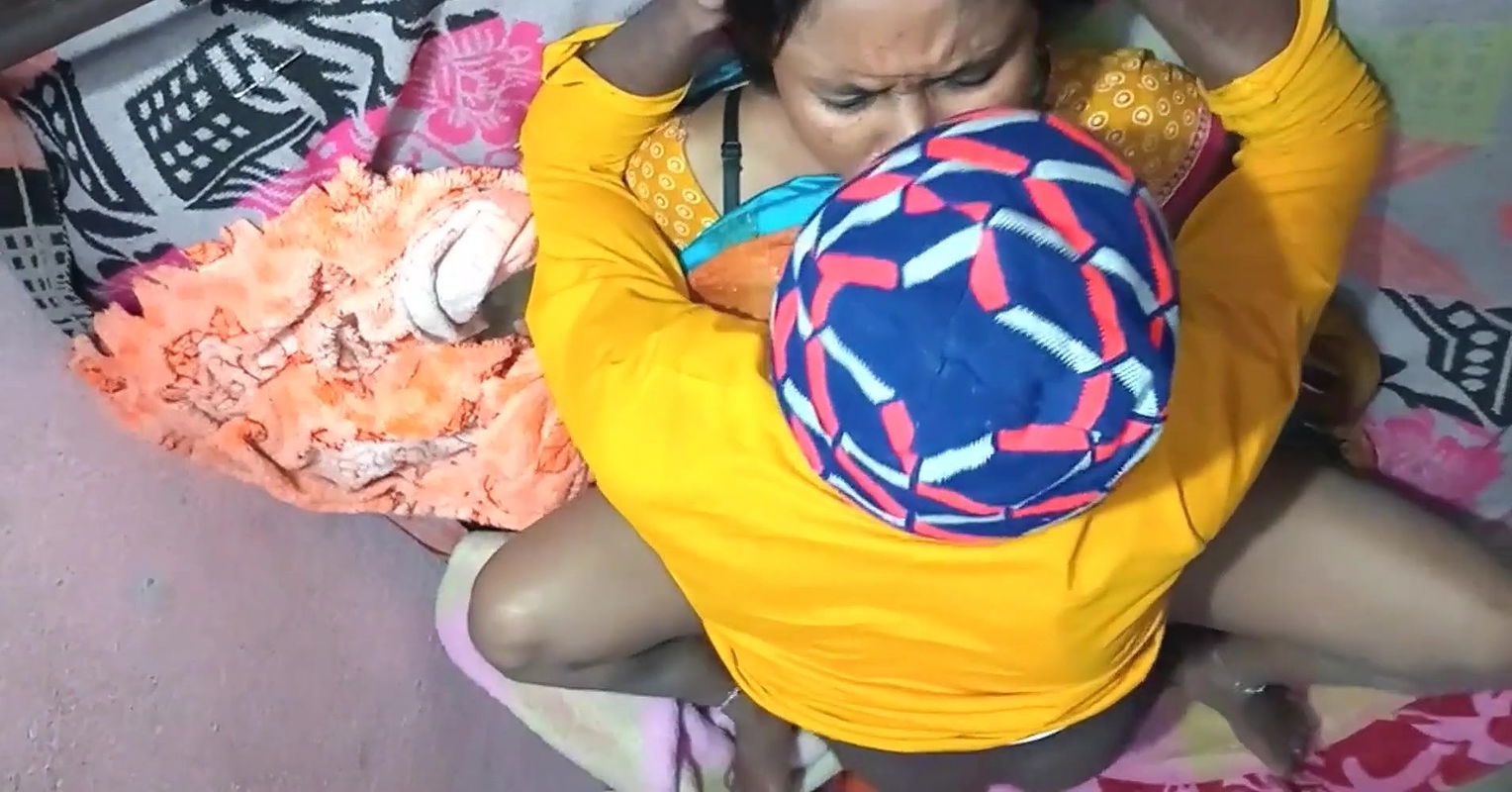 DESI MAIDA KO PELAE KAR DI RAAT ME SANDE KO