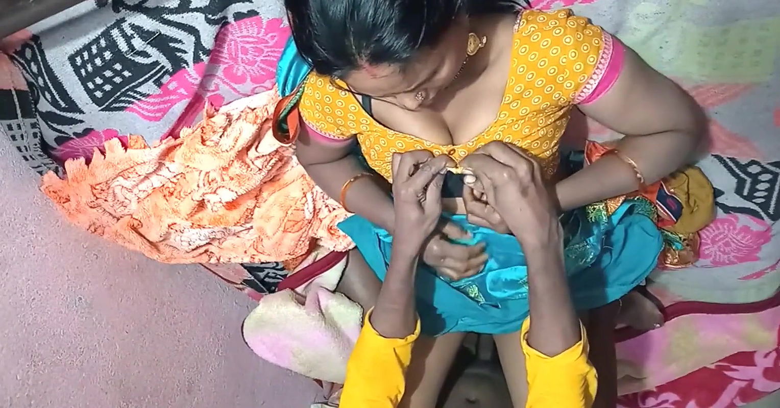 DESI MAIDA KO PELAE KAR DI RAAT ME SANDE KO