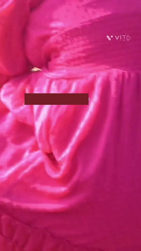 Desi bhabhi showing her big ass in public