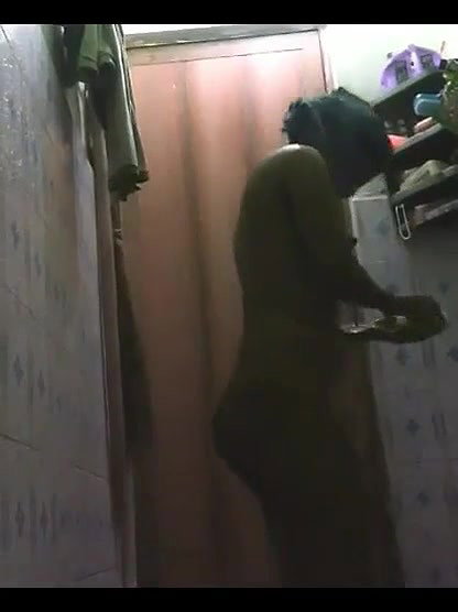 Cute Desi Girl Bathing MMS – Movies