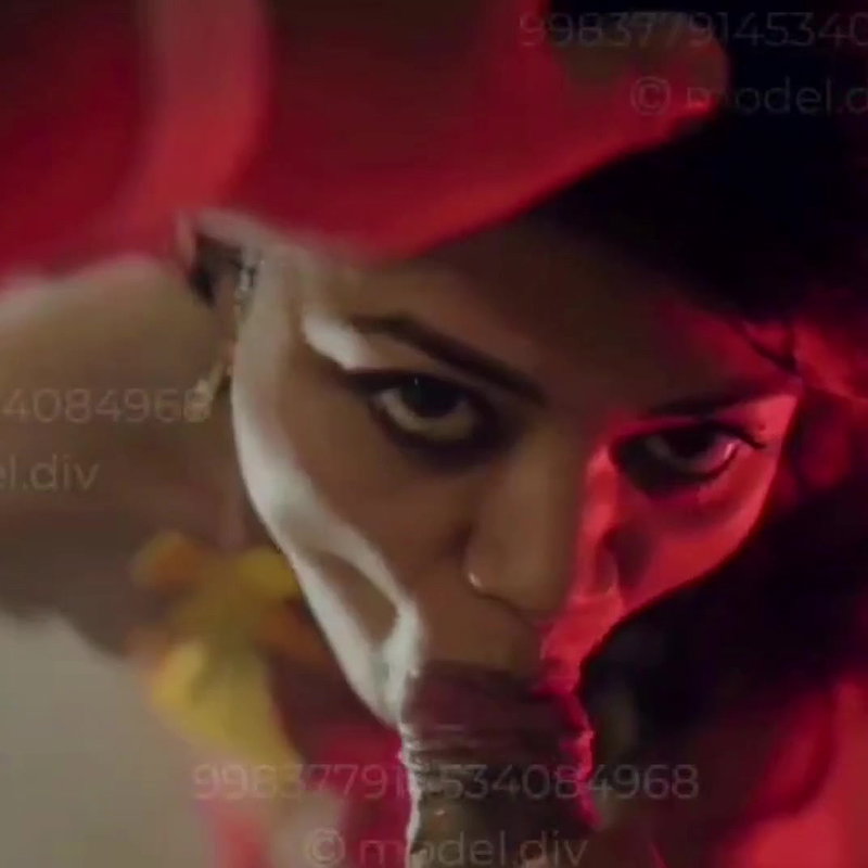 Desi Model Divya Mitra Giving BJ to her BF