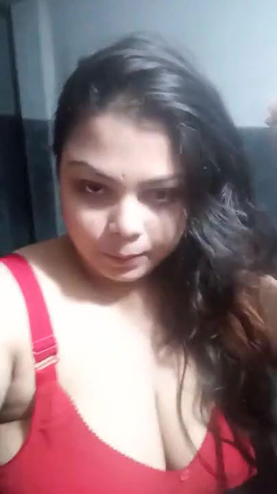 Big Boobs Bhabhi Showing